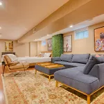 4 Bedroom, 2 Bath, King Beds, Outdoor Space, Grill, Free Parking, Nice Area